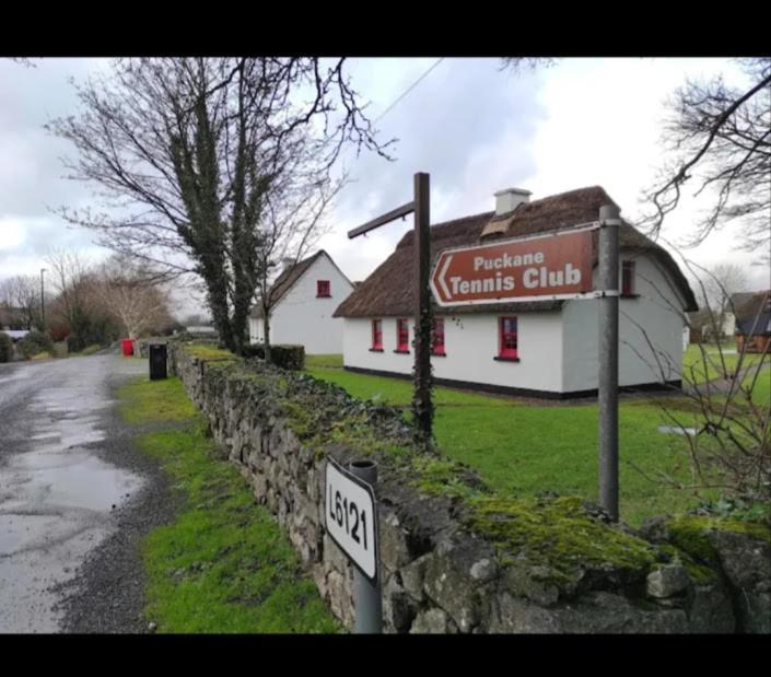 Thatcted Cottages Lough Derg Dromineer Luaran gambar
